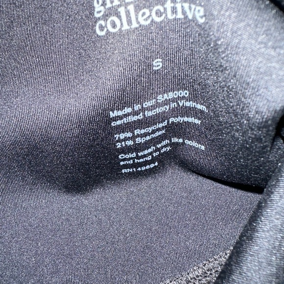 Girlfriend Collective Black Bike Shorts with Compression Panels 8” Inseam Size S - Picture 7 of 7